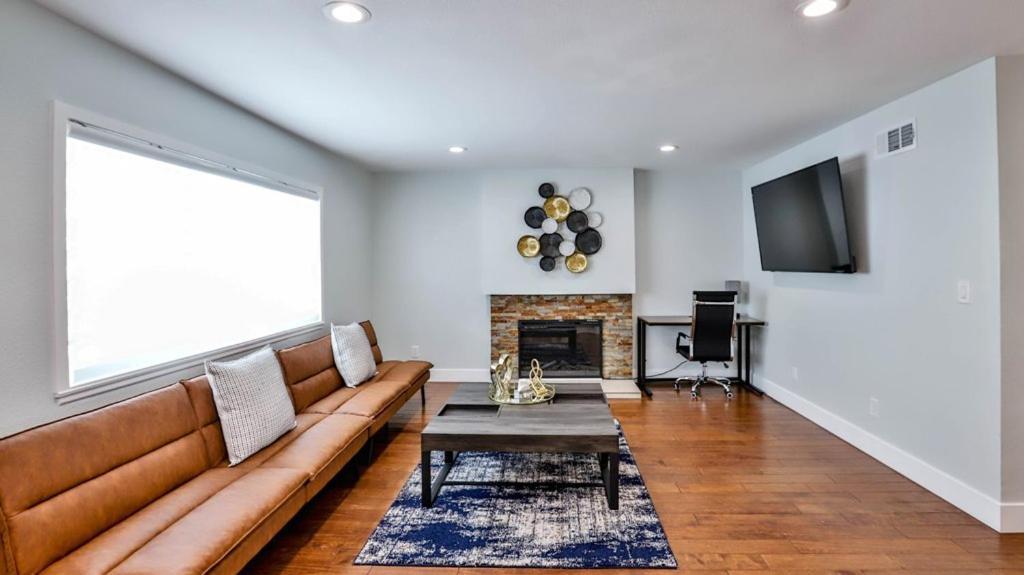 H&H Modern Lux 4Bd 1 King Suite 3 Queen Socal Disney Westminster Eksteriør bilde
