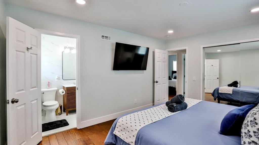 H&H Modern Lux 4Bd 1 King Suite 3 Queen Socal Disney Westminster Eksteriør bilde