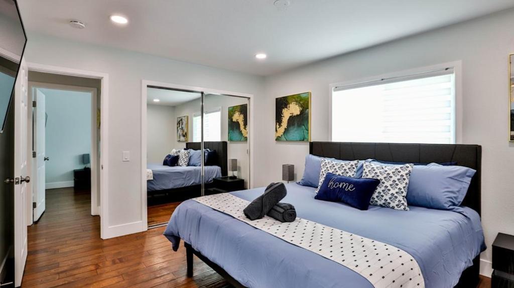 H&H Modern Lux 4Bd 1 King Suite 3 Queen Socal Disney Westminster Eksteriør bilde