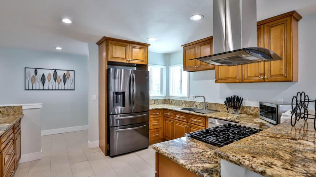 H&H Modern Lux 4Bd 1 King Suite 3 Queen Socal Disney Westminster Eksteriør bilde